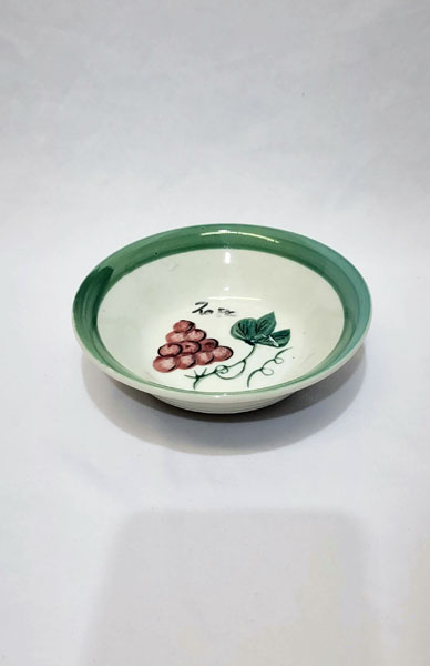 <span style='position: fixed;top: 500px;left: calc( 550px + (100vw - 600px)/2);'></span>
<table width='100%' border='0'>
  <tr>
    <td style='padding: 5px;width: 70%;background-color:#ec0d0d;vertical-align: middle;font-size:35px;height: 102px;border-radius: 20px;'>Small Glass Bowl 5.3 inch Bowl</td>
    <td class='watch' align='center' style='position: fixed; background-image:url(assets/price.png);background-size: cover;
    font-size: 45px;
    top: 645px;
    left: calc( 460px + (100vw - 600px)/2);
    width: 245px;
    height: 200px;
    text-align: -webkit-center;
    vertical-align: middle;'><div style='padding-top: 90px;transform: rotate(7deg);'><span>8.50  R</span></div></td>    
  </tr>
</table>
